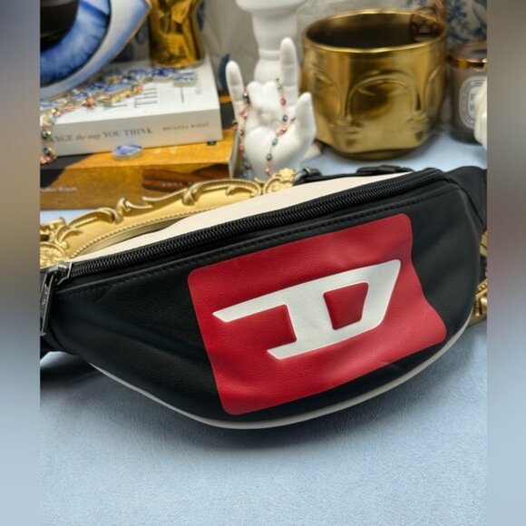 🆕 DIESEL 🧿 NWOT Faux Leather KOINBE Bum Bag with Contrasting Logo, Navy & Red - Picture 5 of 15